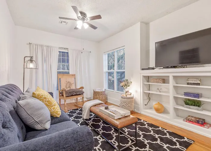 Carson Flats #5 | 1br • Near Bok• Osu Med•dtwn